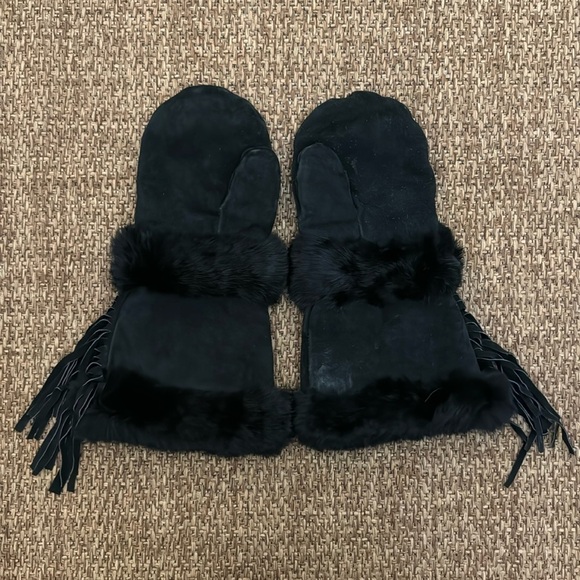 Vintage Suede and Rabbit Fur Fringed Mittens - Picture 1 of 10
